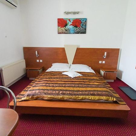 Pensiunea Full Târgu-Mureş Esterno foto