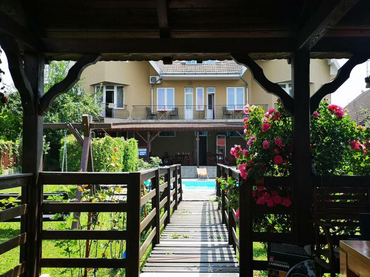 Pensiunea Full Târgu-Mureş Esterno foto